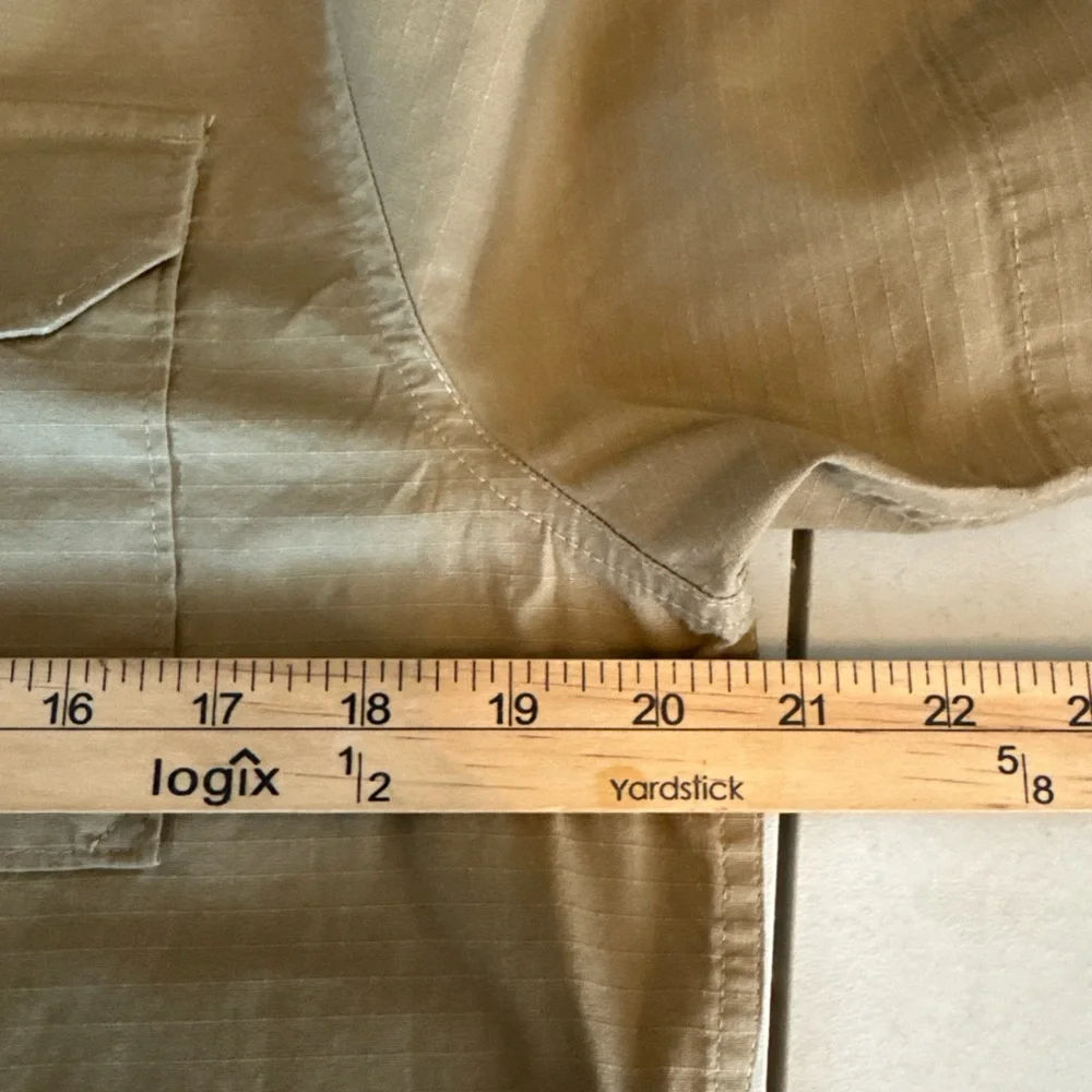 The North‎ Face Men's Khaki Button-Down Shirt, Ripstop size medium